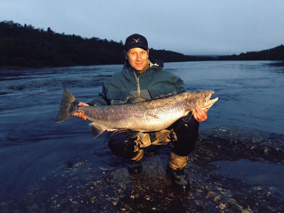 Jim Rune Fosshaug entered the exclusive "Club of Giant Salmon" with this magnificent female of 20,4 kilos. Congratulations! Photo: Christina Gjertsen