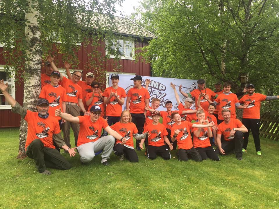 Alle deltakerne på Camp Villaks i Stjørdalselva