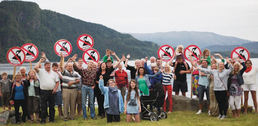 Demonstrasjon mot dumping av avfall i Førdefjorden
